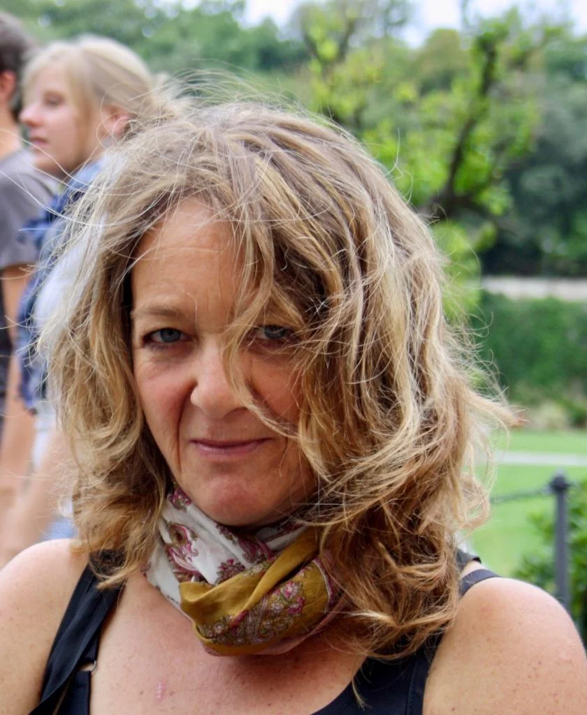 Hamutal Shapira, Localisation